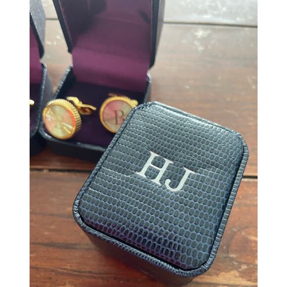 HJ Cuff Links and Button Covers Approximately 75 pieces. Most with initials. - Picture 3 of 3